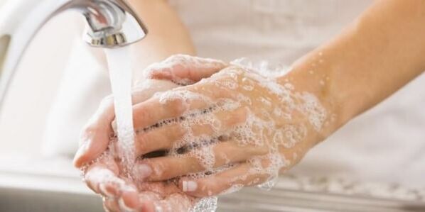 Πλύσιμο των χεριών για την πρόληψη των παρασίτων